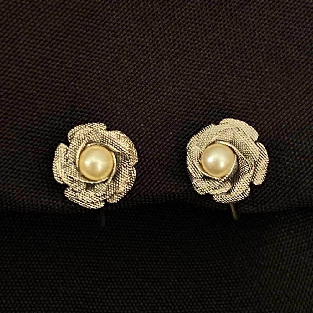 Vintage Silver Pearl Rose Screwback Earrings